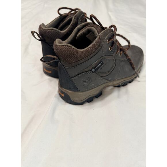 Timberland boots - hiking, waterproof, snow - kids size 1.5 - Picture 2 of 6